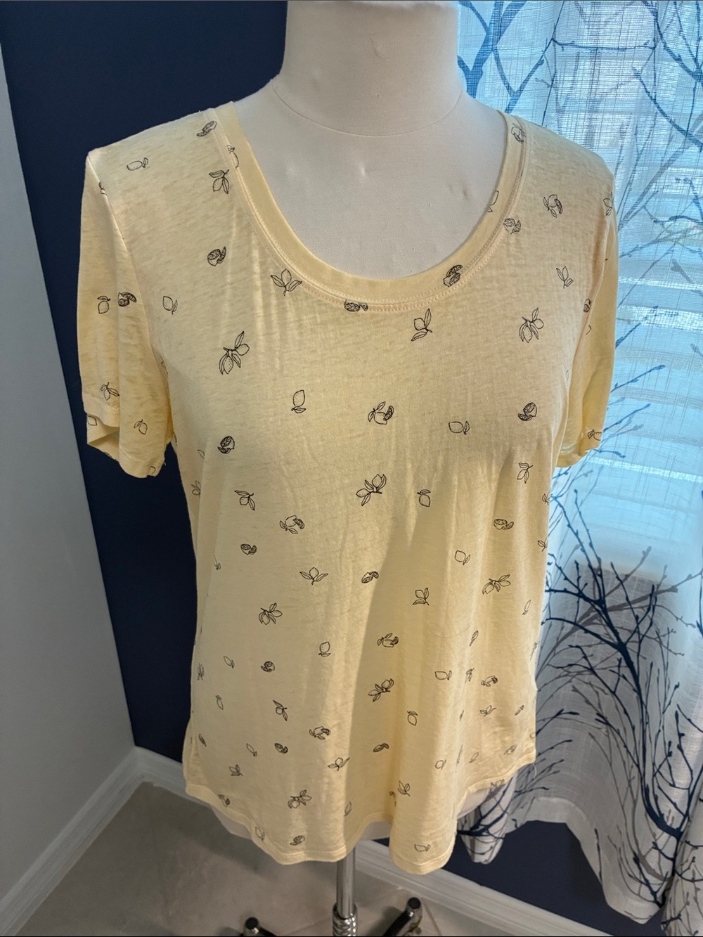 C&C California Light Yellow Short-Sleeve Scoop Neck Tee
